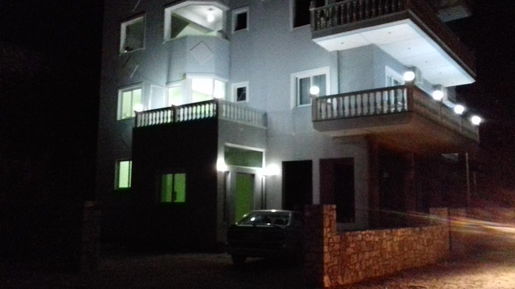 Villa Sopebra Sarande Luaran gambar